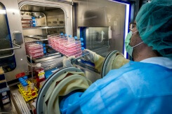 En Suisse, une nouvelle peau fabriquée pour les grands brûlés de Crans-Montana