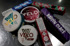 Les sachets de nicotine, prisés des jeunes, bientôt bannis