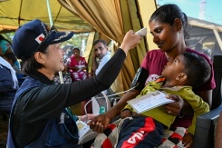 Après le cyclone, les Sri-Lankais exsangues font la queue pour être soignés
