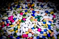 De nombreux médicaments jetés chaque semaine dans les hôpitaux, selon une enquête