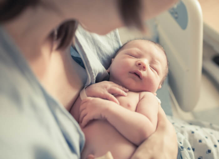 Vers un retour du « congé de naissance », plus court mais mieux payé que le congé parental ?