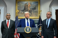 Trump promet de réduire drastiquement le prix des médicaments aux Etats-Unis
